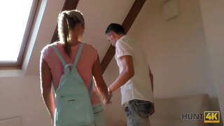 ЛОВ НА 4К. Ловац задовољава пар у парку и купује девојке топло тело