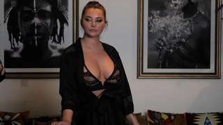 To'rtko'lda meni bir muxlis... (qisqa versiya) To'rtko'lda meni bir muxlis... (qisqa versiya)