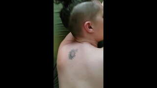 سازمان دیده بان یک دوست دختر تازه کار الاغ و گربه او را پر و بیش از بیش