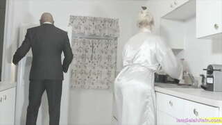 Selah Lapli yo Pran Sa a Pwoteyin Chaje BBC Tankou pa gen Anyen