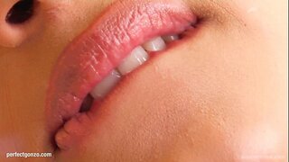 Lena merr veten jashtë nga masturbating me gishtat dhe në dildo Më Jep Rozë Lena merr veten jashtë nga masturbating me gishtat dhe në dildo Më Jep Rozë