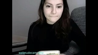 сэксуальная дзяўчына паказвае сіські webnudecam.com