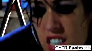 Brunette බබා ලැබෙන වැයූ