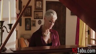 Uydagi Ayol Er Yo'q Bo'lganda O'ynaydi - Rayan Kili, Gina Valentina Uydagi Ayol Er Yo'q Bo'lganda O'ynaydi - Rayan Kili, Gina Valentina